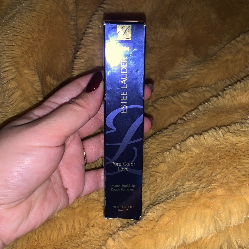 estée lauder red matte liquid lipstick